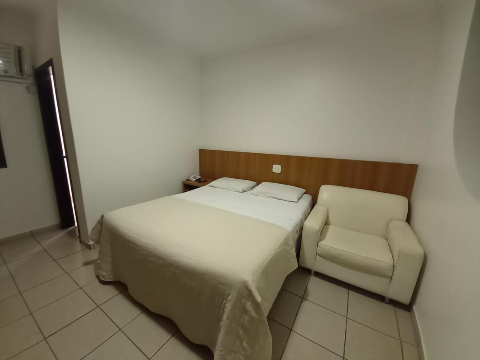 Hotel Flat Alameda Araçatuba Buitenkant foto